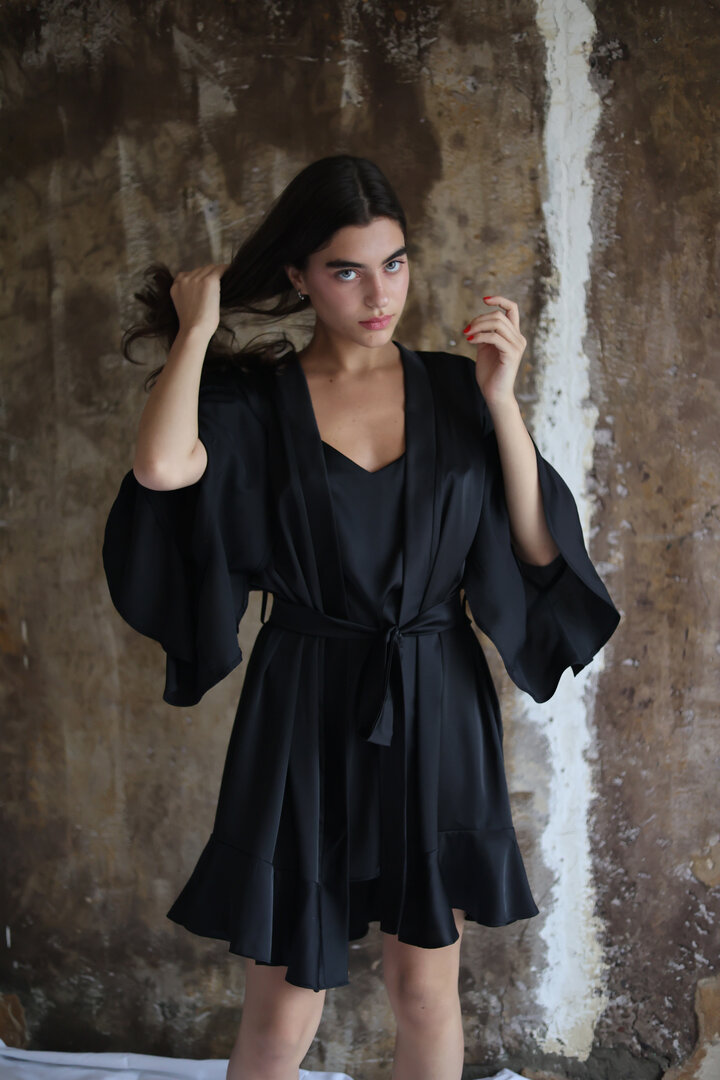 Kimono with flounce sleeves  black 