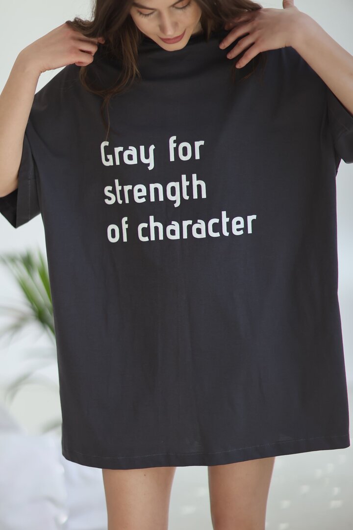 grey T-shirt 